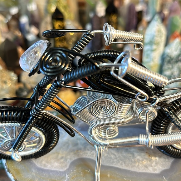🔥SALE🔥 Hand Made Wire Wrapped Motorcycle! - Picture 8 of 13